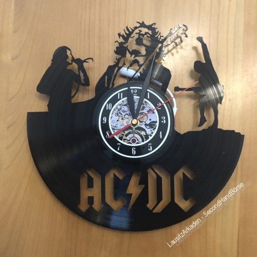 AC/DC Wanduhr Vinyldesign mit LED-Beleuchtung