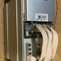 Antminer T9+ mit 1600 Watt Mining Netzteil